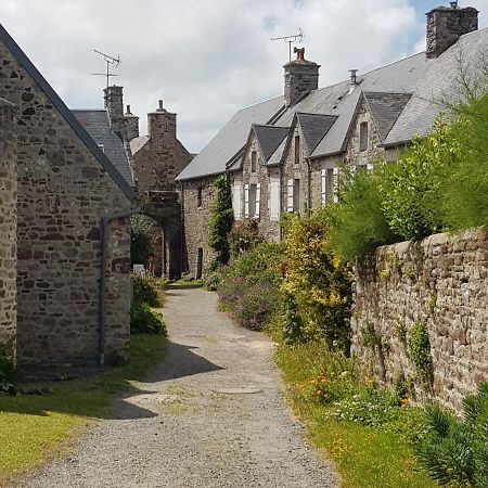 Au 3 La Cour A Tot Villa Regneville-sur-Mer Luaran gambar